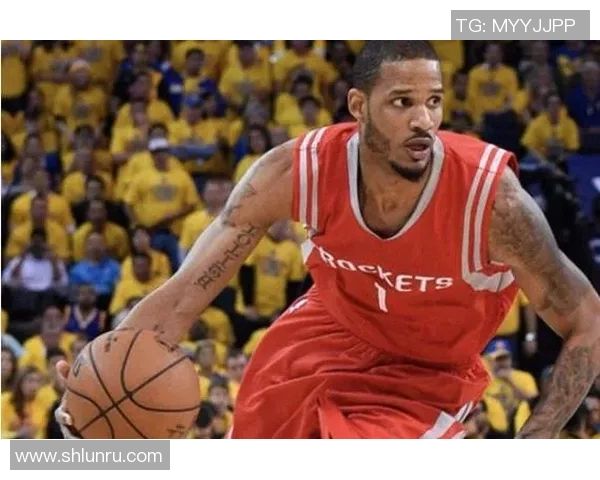 尼克杨谈布克遭遇：让人强行打控卫的困境重现