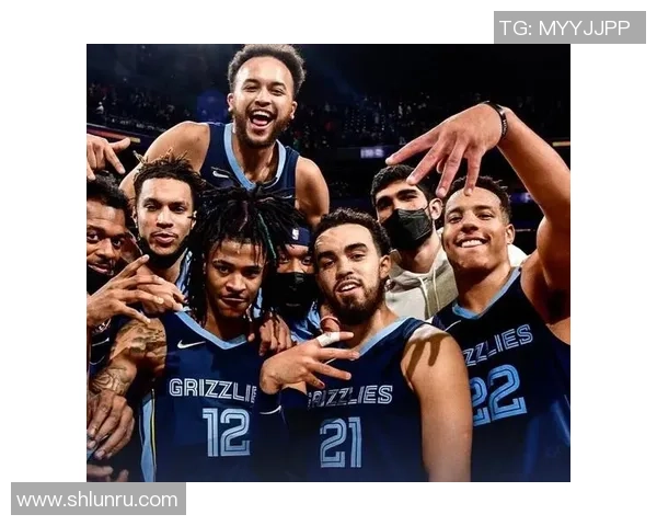 热火攻防两端全面碾压灰熊 大帽反击连连得手半场领先三十分以上